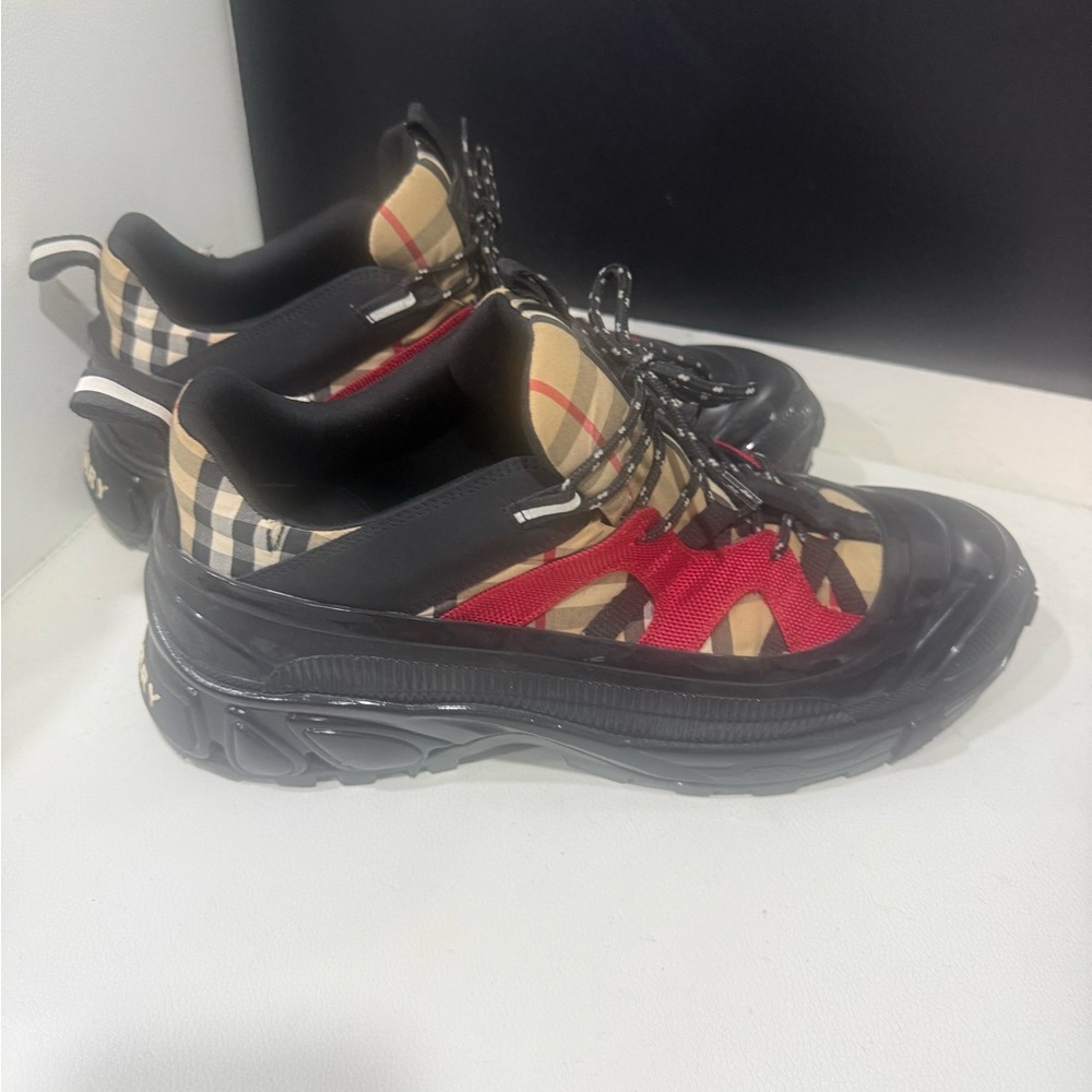 Burberry Red and Black High-Top Sneakers - Picture 4 of 7
